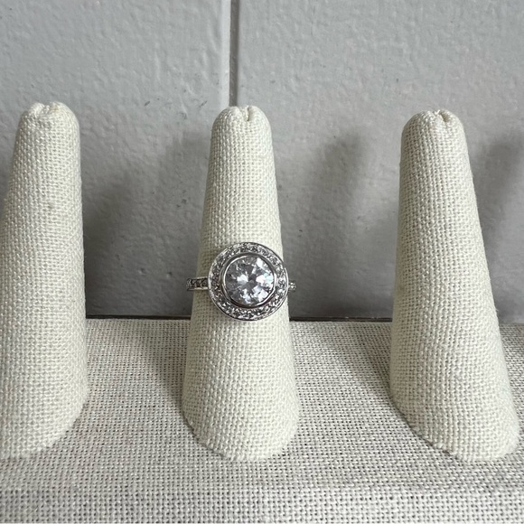 Sterling Silver Cubic Zirconia Ring SZ 7.75 - Picture 1 of 5